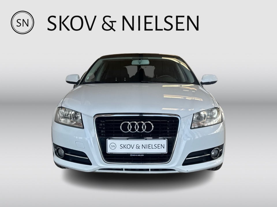Audi A3 1,6 TDi Attraction Sportback 5d
