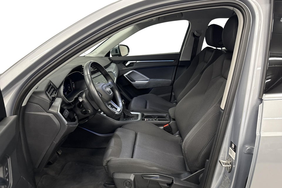 Audi Q3 45 TFSi e Attitude plus S-tr. 5d