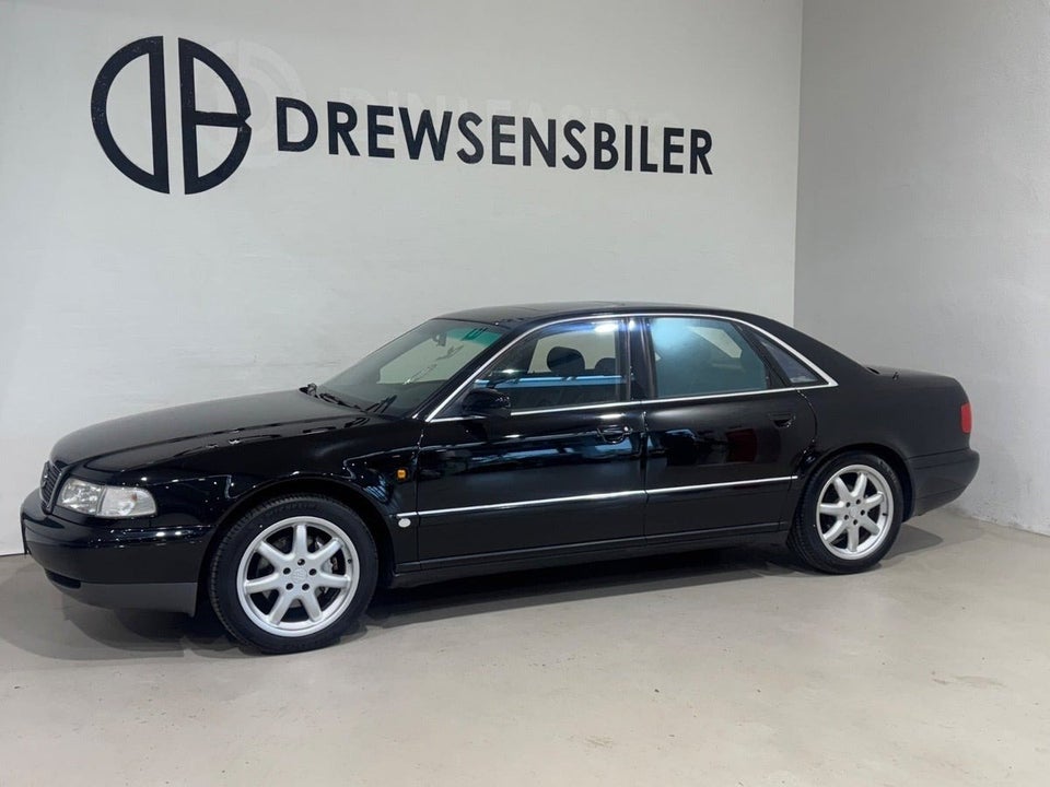 Audi A8 3,7 quattro aut. 4d