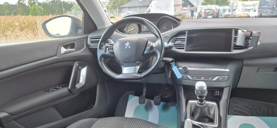 Peugeot 308 1,5 BlueHDi 130 Allure+ SW 5d