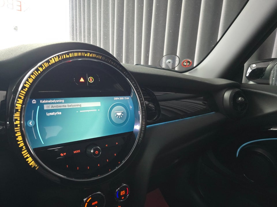 MINI Cooper SE Experience 3d
