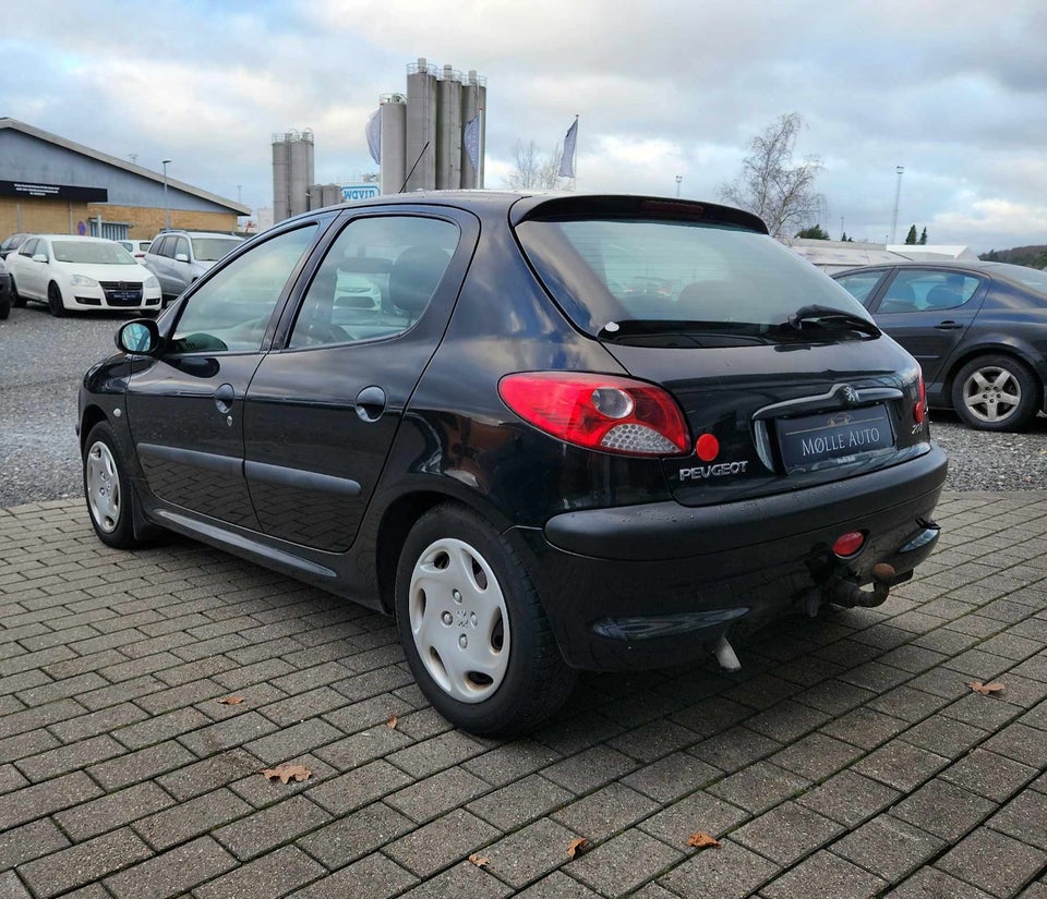 Peugeot 206 1,6 XR 5d