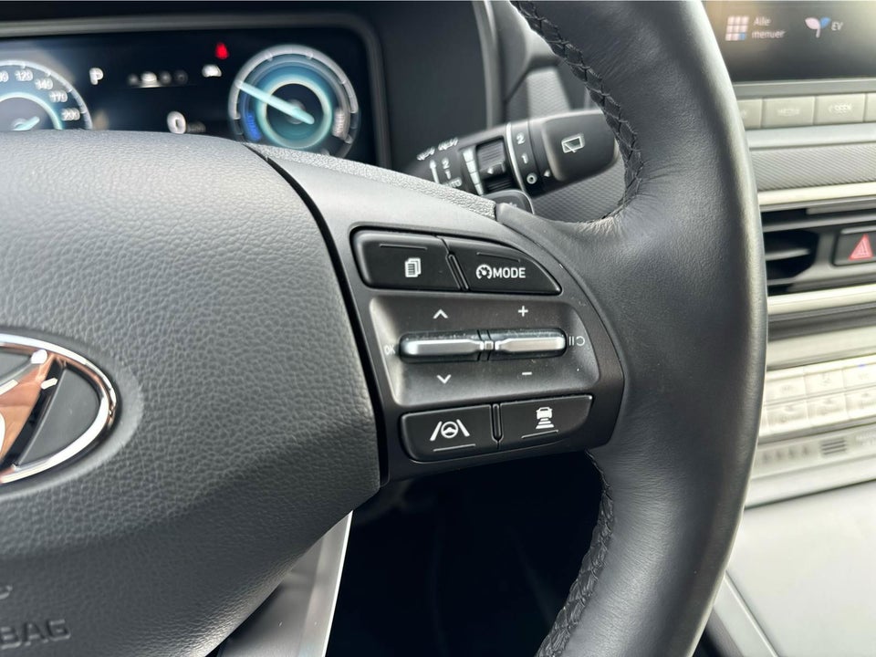 Hyundai Kona 64 EV Essential 5d