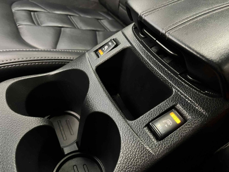 Nissan Qashqai 1,3 Dig-T 160 Tekna 5d