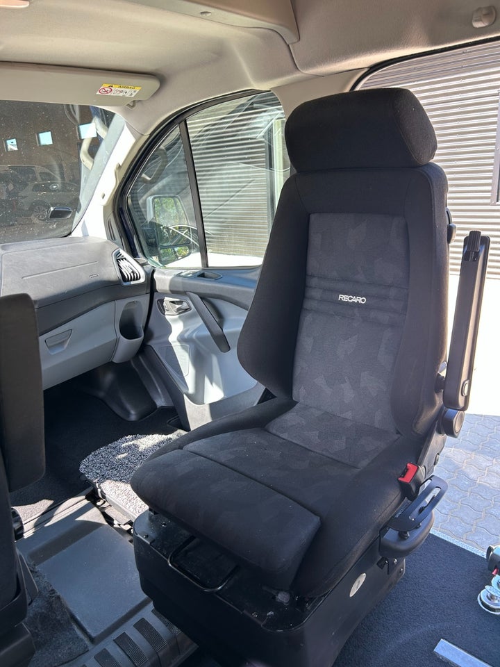 Ford Transit Custom Kombi 310 L1 2,0 TDCi 130 Ambiente aut.
