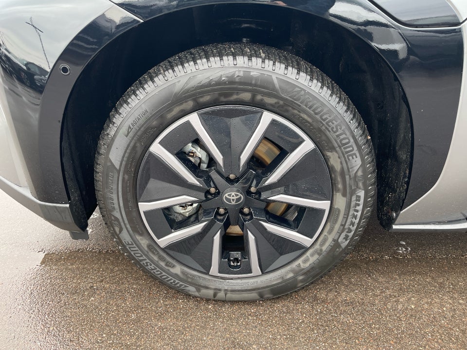 Toyota bZ4X 73 Executive 5d