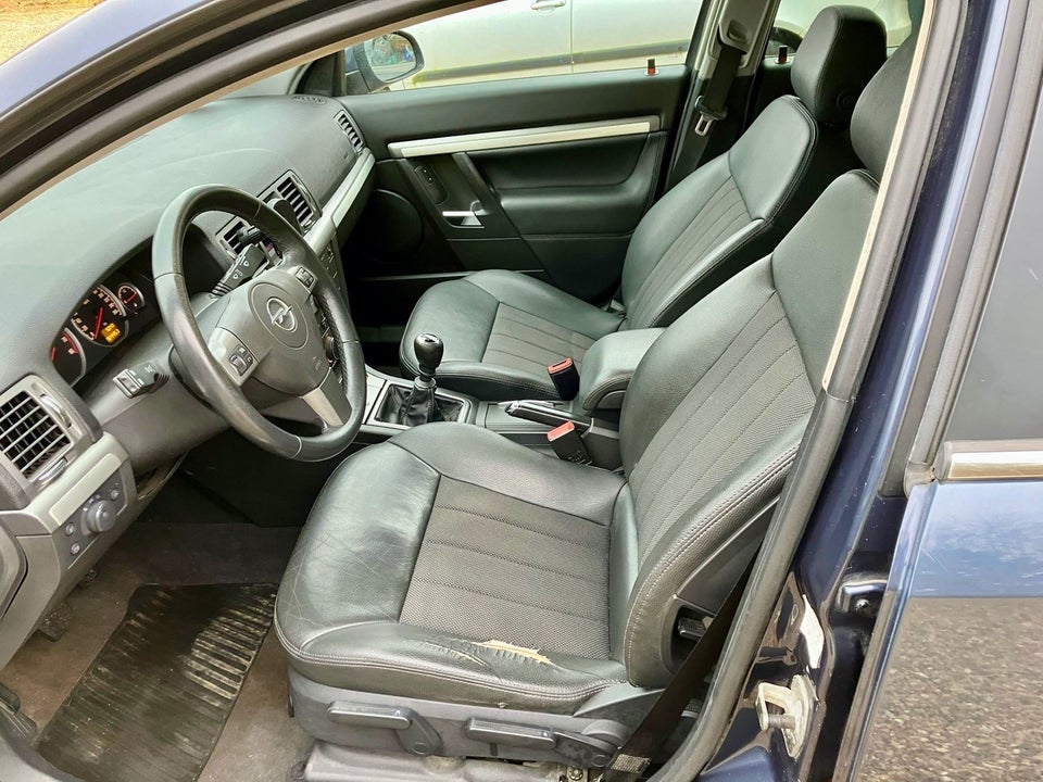 Opel Vectra 2,8 V6 Turbo Sport Wagon 5d