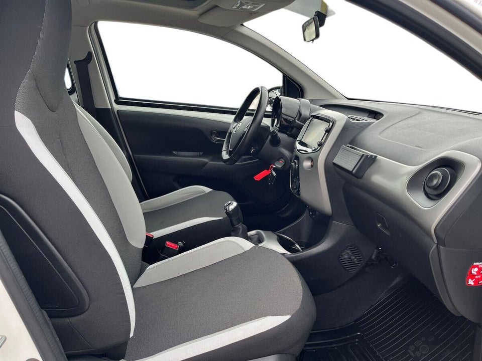 Toyota Aygo 1,0 VVT-i x-sky 5d