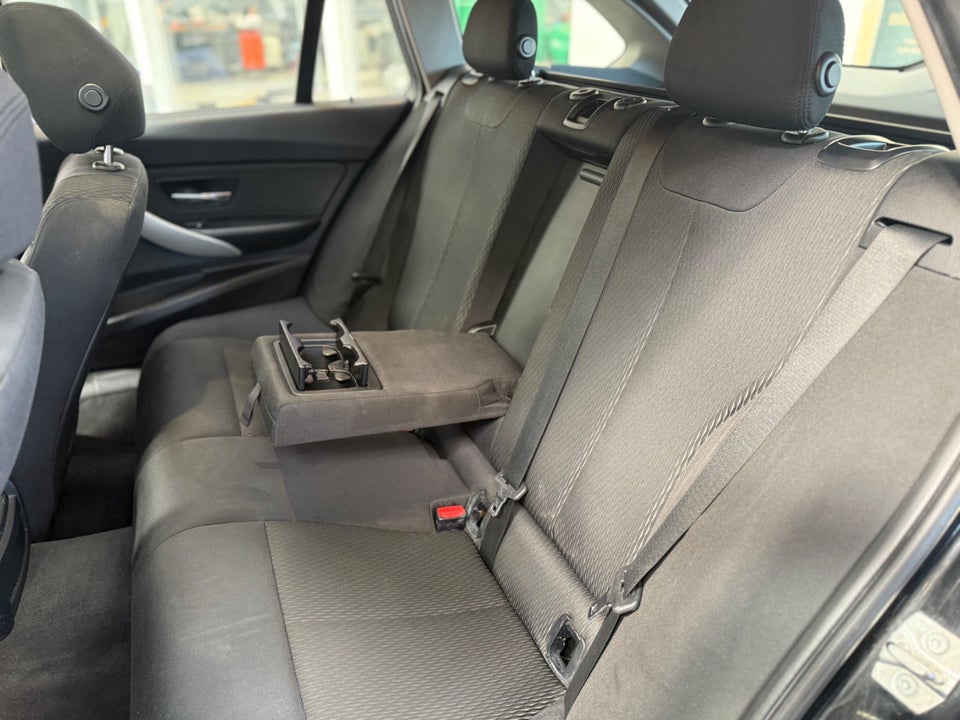 BMW 318d 2,0 Touring aut. 5d