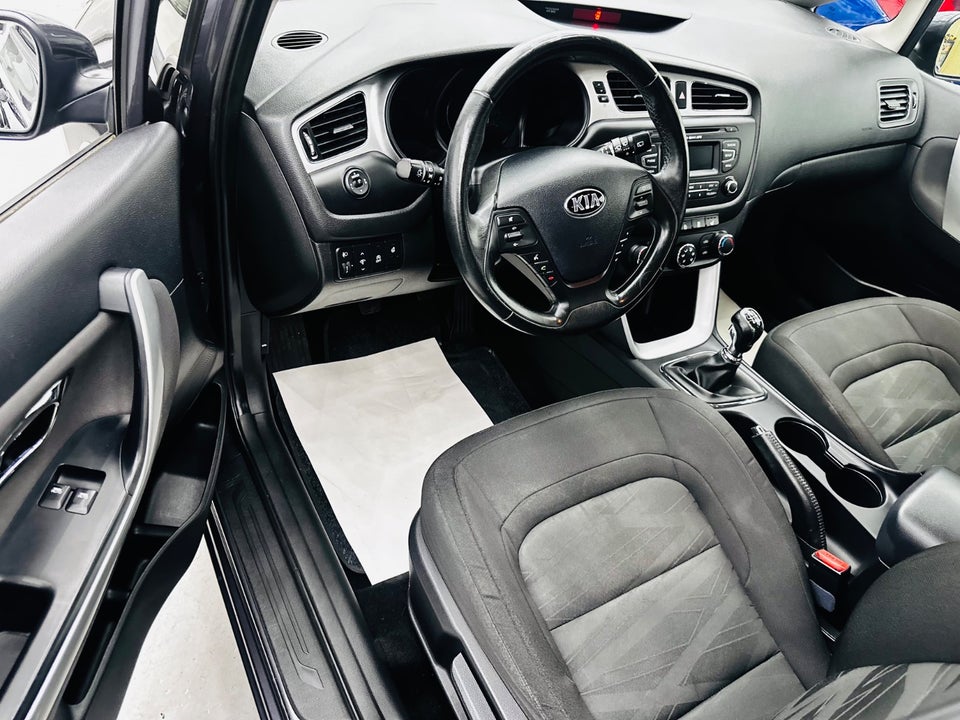 Kia Ceed 1,6 CRDi 128 Active SW 5d