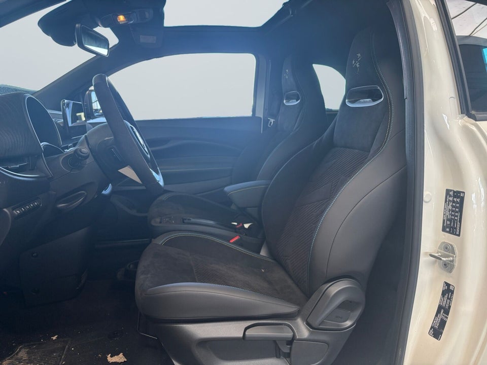 Abarth 500e Scorpionissima 3d