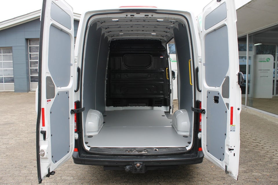 VW Crafter 30 2,0 TDi 102 Kassevogn L3H2