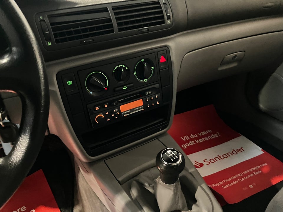 VW Passat 1,6 Variant 5d