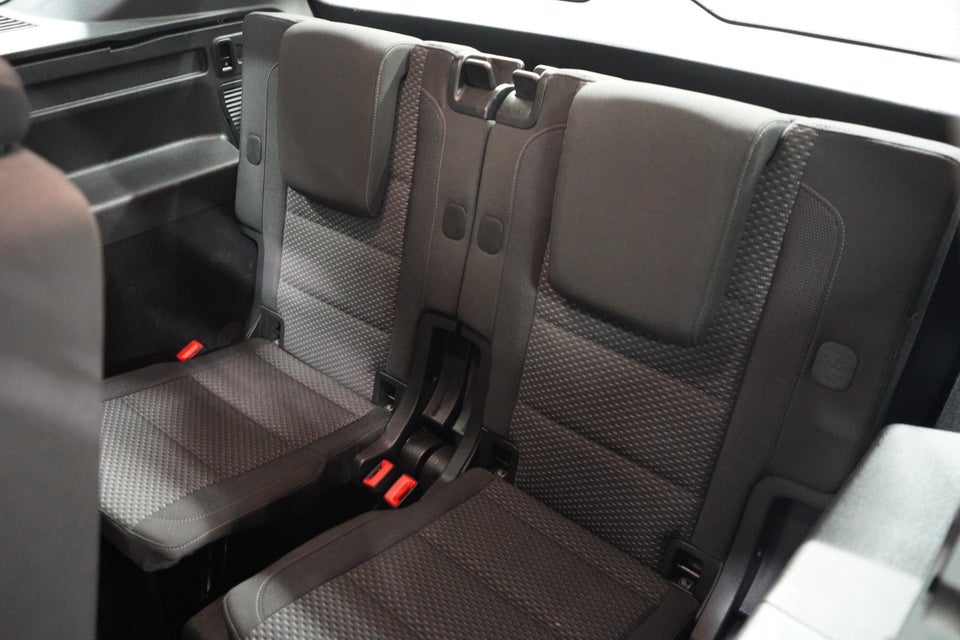 VW Touran 1,6 TDi 115 Comfortline Connect DSG 7prs 5d