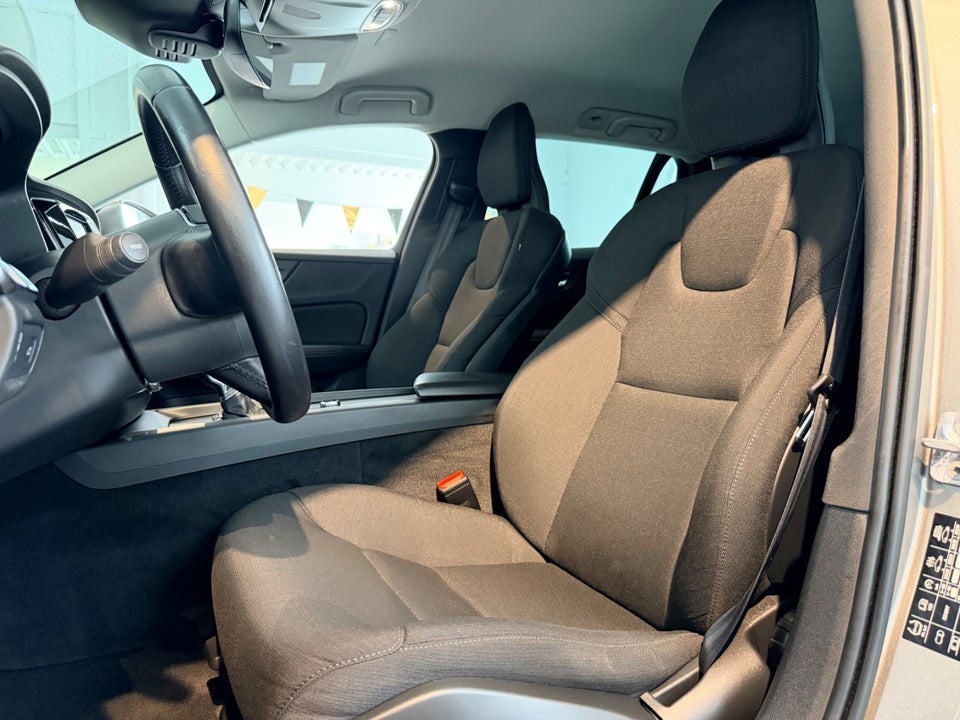 Volvo V60 2,0 D4 190 Momentum aut. 5d