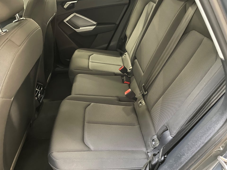 Audi Q3 45 TFSi e Attitude plus S-tr. 5d