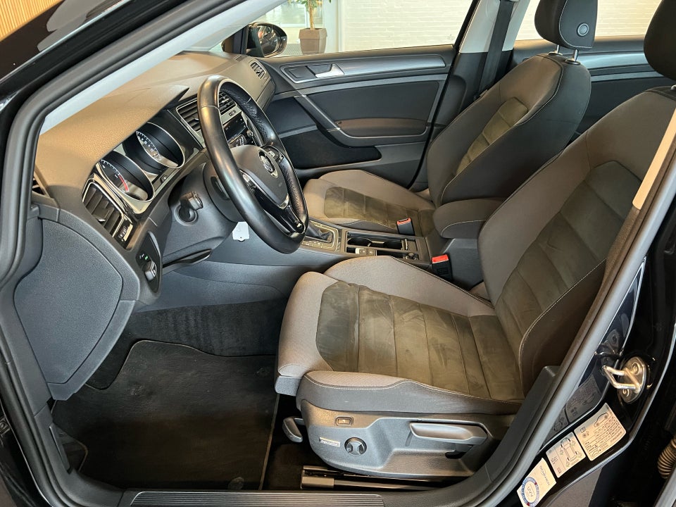 VW Golf VII 1,6 TDi 115 Comfortline Connect Variant 5d