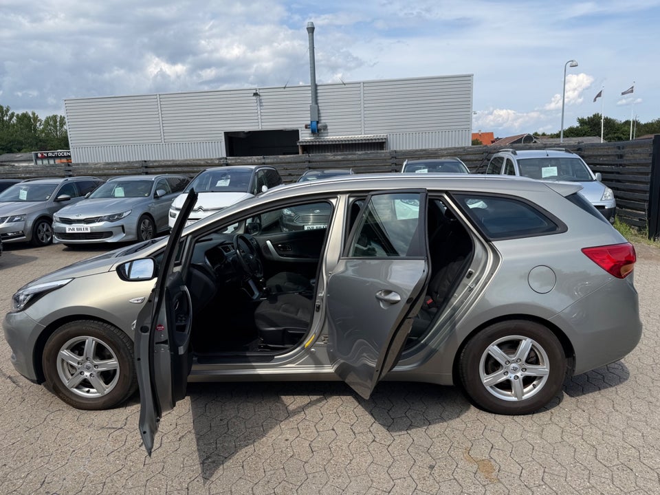Kia Ceed 1,6 CRDi 128 Active SW 5d