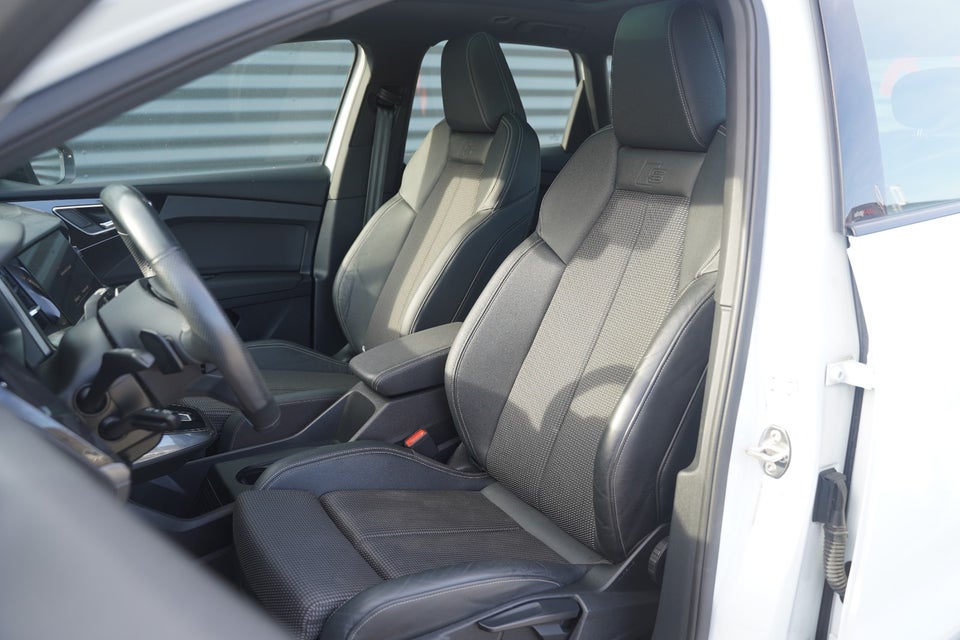 Audi Q4 e-tron 40 S-line 5d