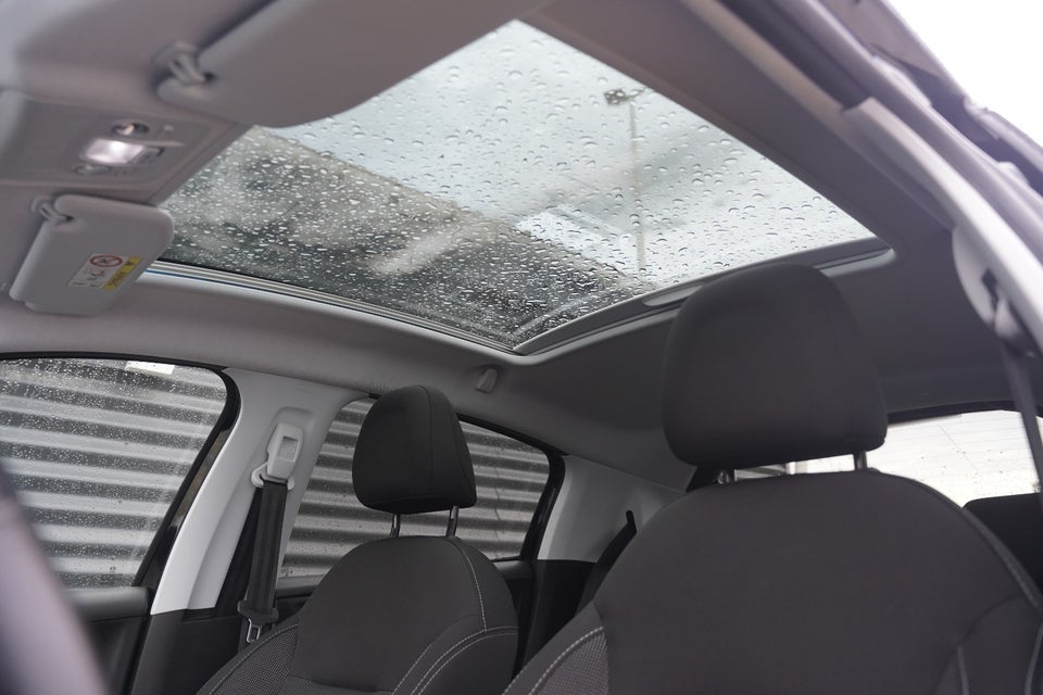 Peugeot 208 1,5 BlueHDi 100 Prestige Sky 5d