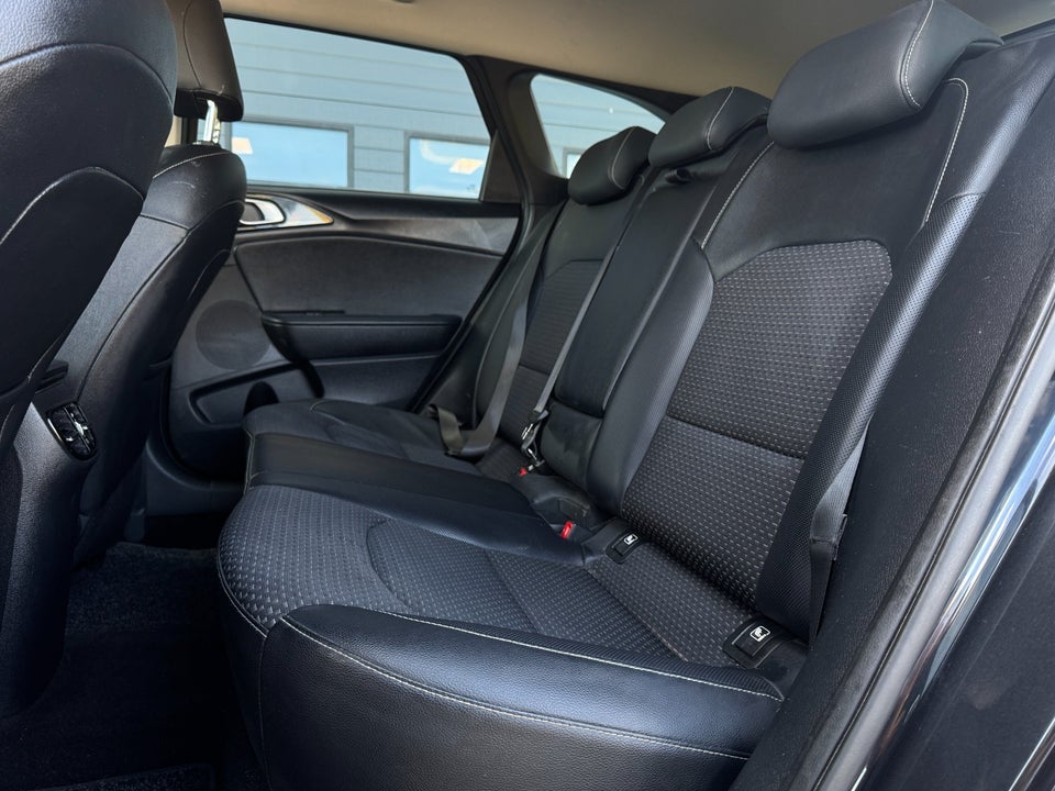 Kia Ceed 1,6 CRDi 136 Intro Edition DCT 5d