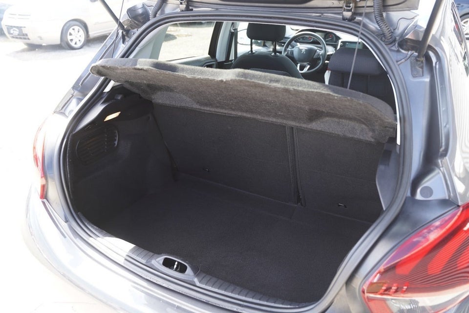 Peugeot 208 1,5 BlueHDi 100 Signature Sky 5d