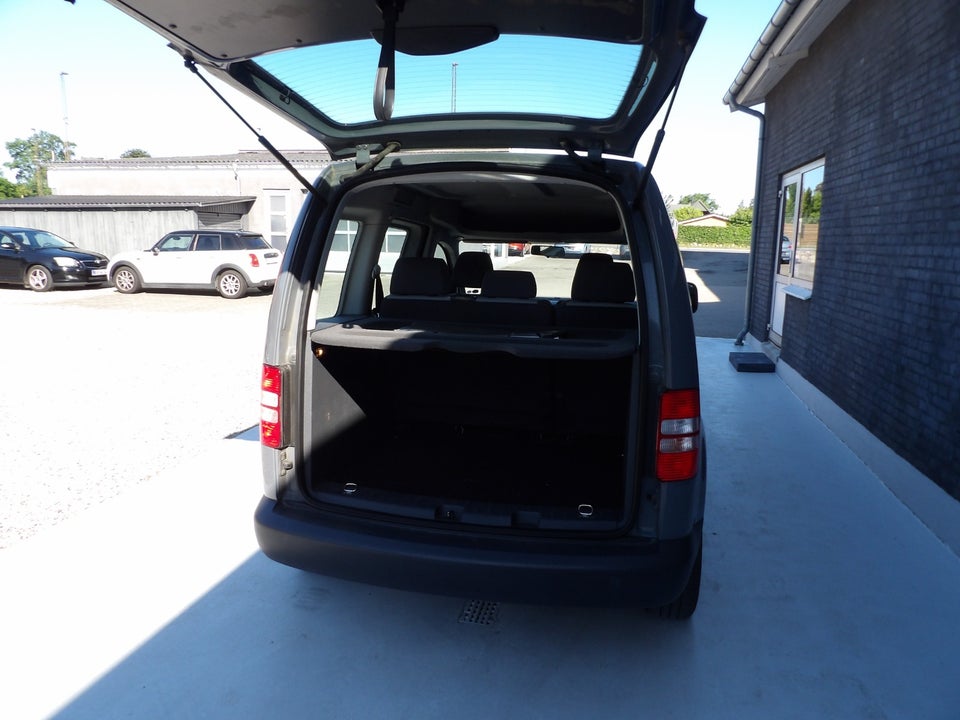 VW Caddy 1,6 TDi 75 Trendline BMT 5d