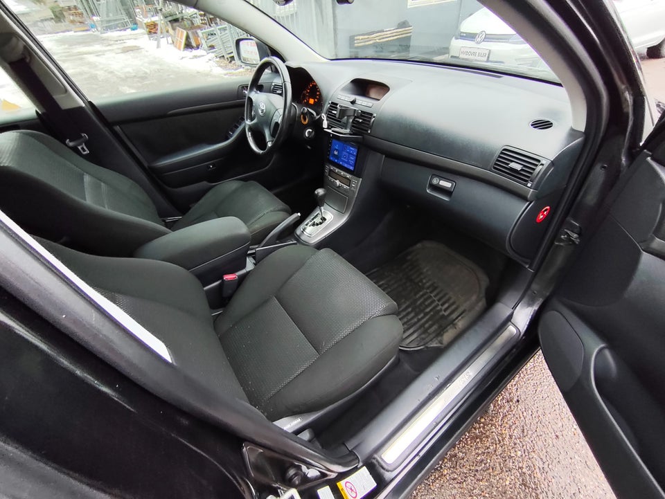 Toyota Avensis 1,8 VVT-i Sol aut. 5d