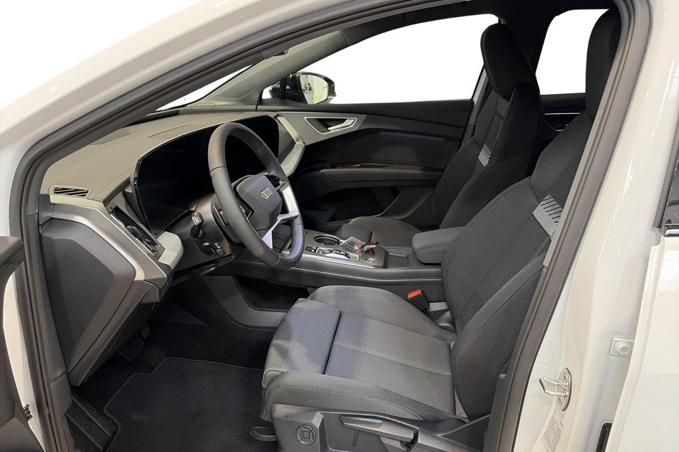 Audi Q4 e-tron performance 5d