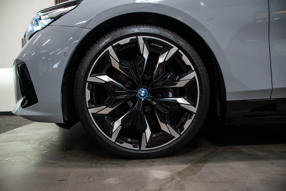 BMW i5 eDrive40 Touring Supercharged 5d