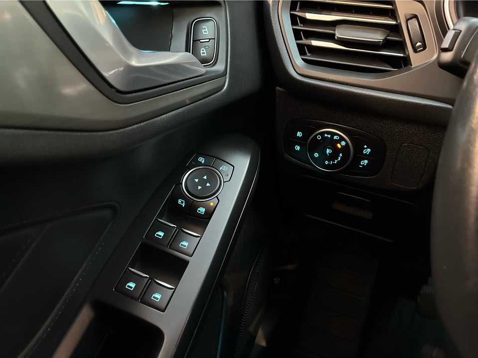 Ford Focus 1,0 EcoBoost Titanium stc. 5d