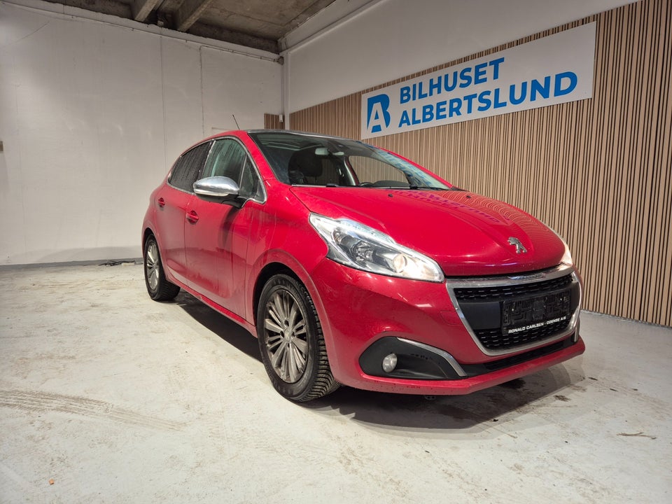 Peugeot 208 1,5 BlueHDi 100 Signature Sky 5d