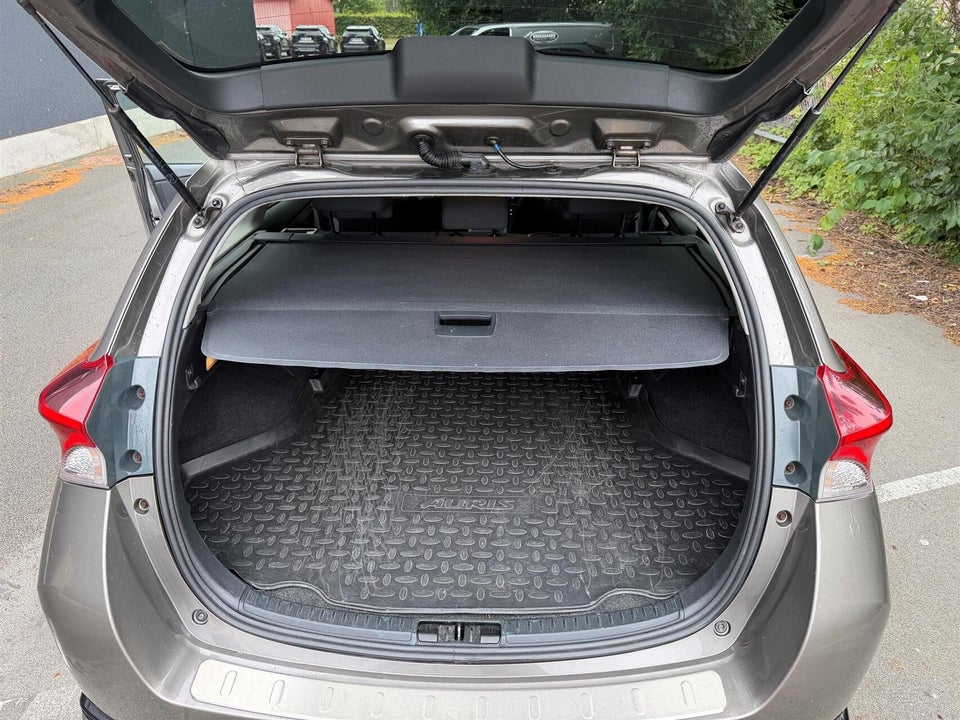 Toyota Auris 1,8 Hybrid H2 Comfort Touring Sports CVT 5d