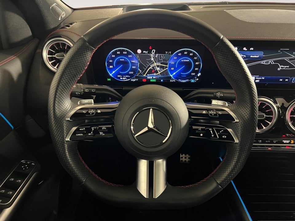 Mercedes EQA300 AMG Line 4Matic 5d