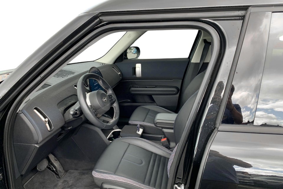 MINI Countryman E Classic Trim M 5d
