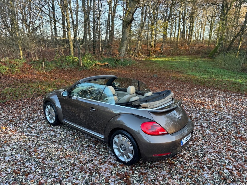 VW The Beetle 2,0 TDi 140 Design Cabriolet DSG 2d