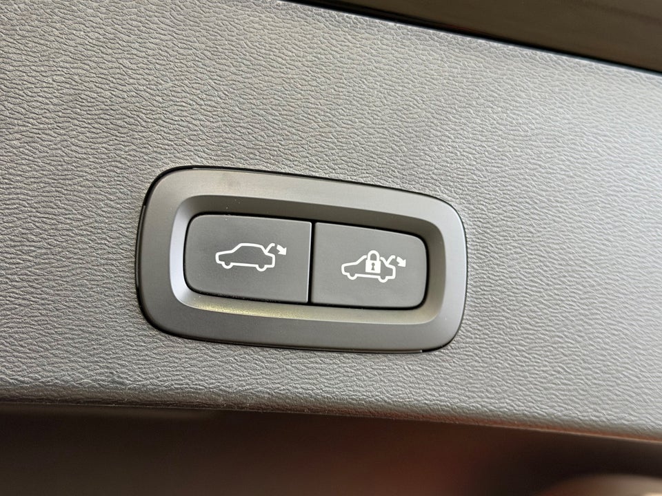 Volvo XC40 P6 ReCharge Plus 5d