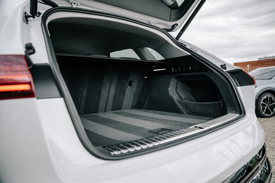 Audi Q8 e-tron 50 Advanced quattro 5d