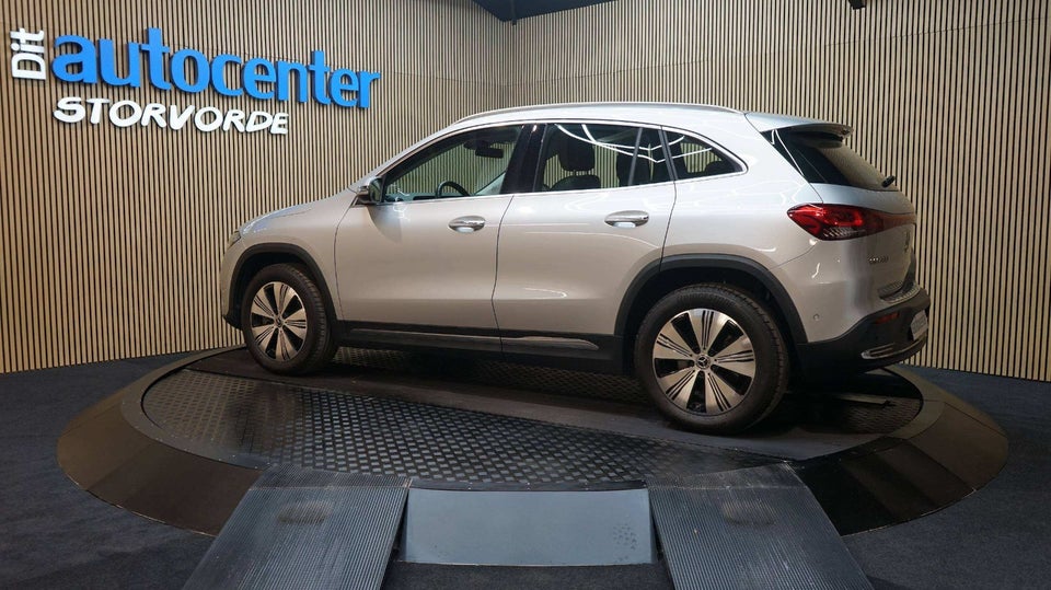 Mercedes EQA300 Progressive 4Matic 5d