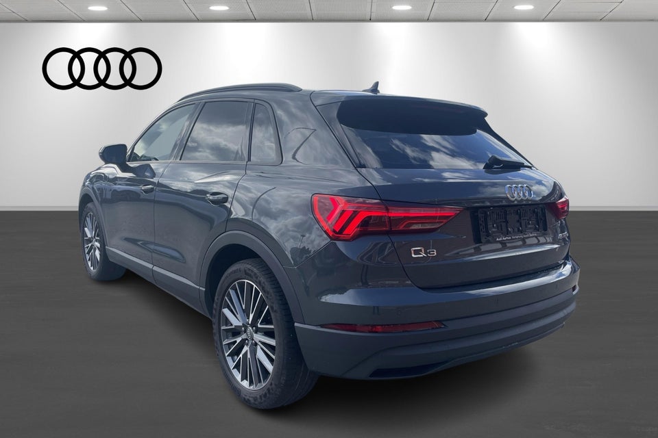 Audi Q3 45 TFSi e Attitude+ S-tr. 5d