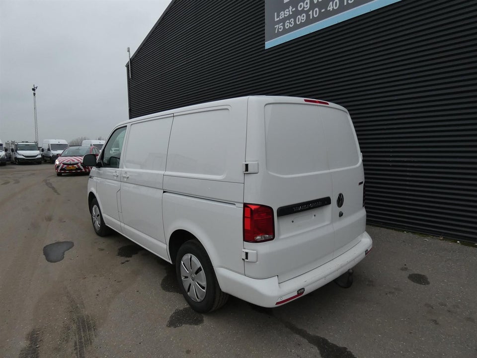 VW Transporter 2,0 TDi 150 Kassevogn DSG 4Motion kort