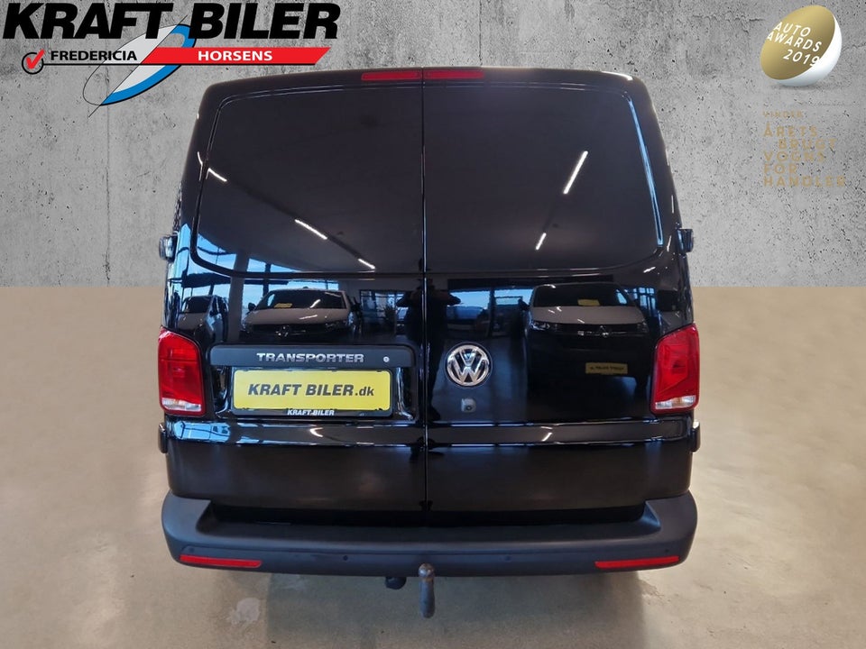 VW Transporter 2,0 TDi 110 Kassevogn lang