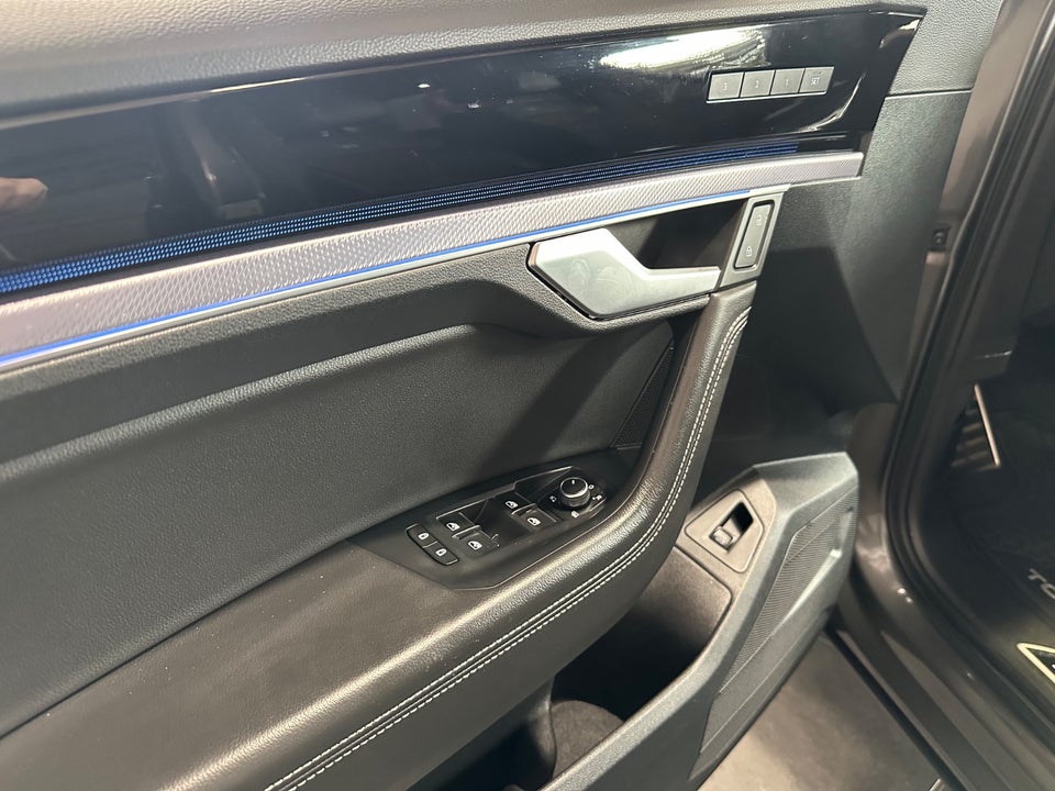 VW Touareg 3,0 TDi 286 R-line aut. 4Motion 5d