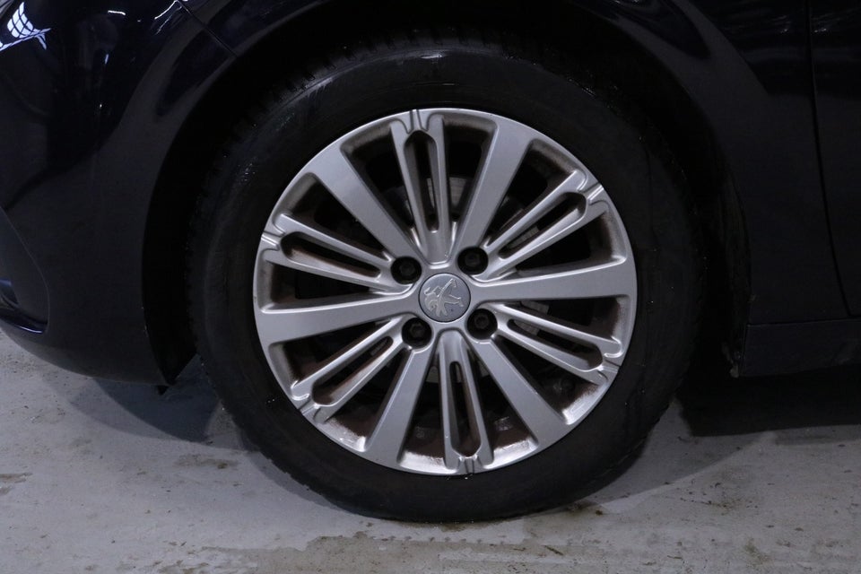 Peugeot 208 1,6 BlueHDi 100 Allure Sky 5d