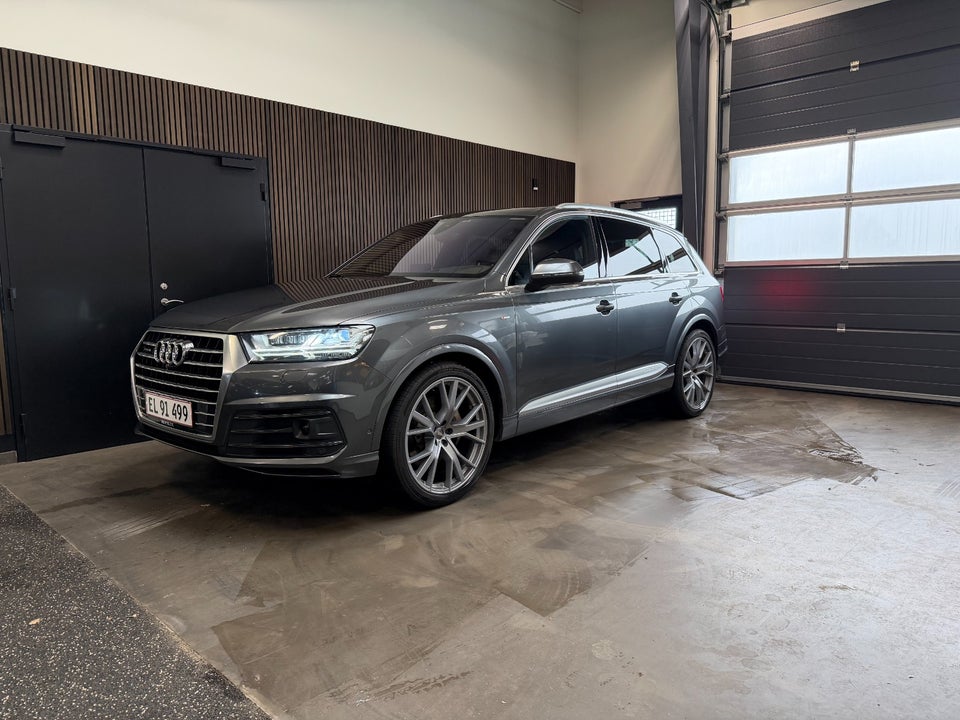 Audi Q7 3,0 TDi 272 S-line quattro Tiptr. 7prs 5d