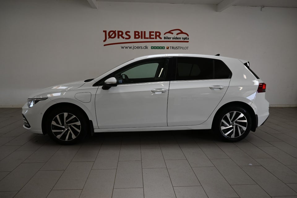 VW Golf VIII 1,4 eHybrid DSG 5d