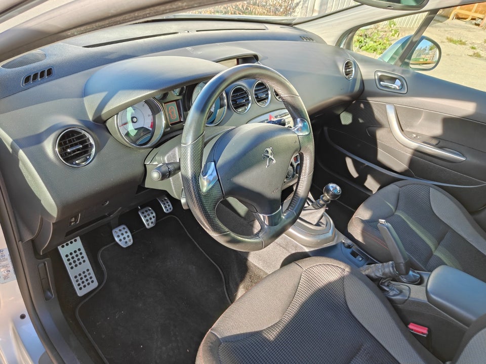 Peugeot 308 1,6 THP 156 Sportium SW 5d