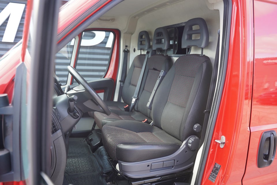 Peugeot Boxer 330 2,0 BlueHDi 130 L2H2