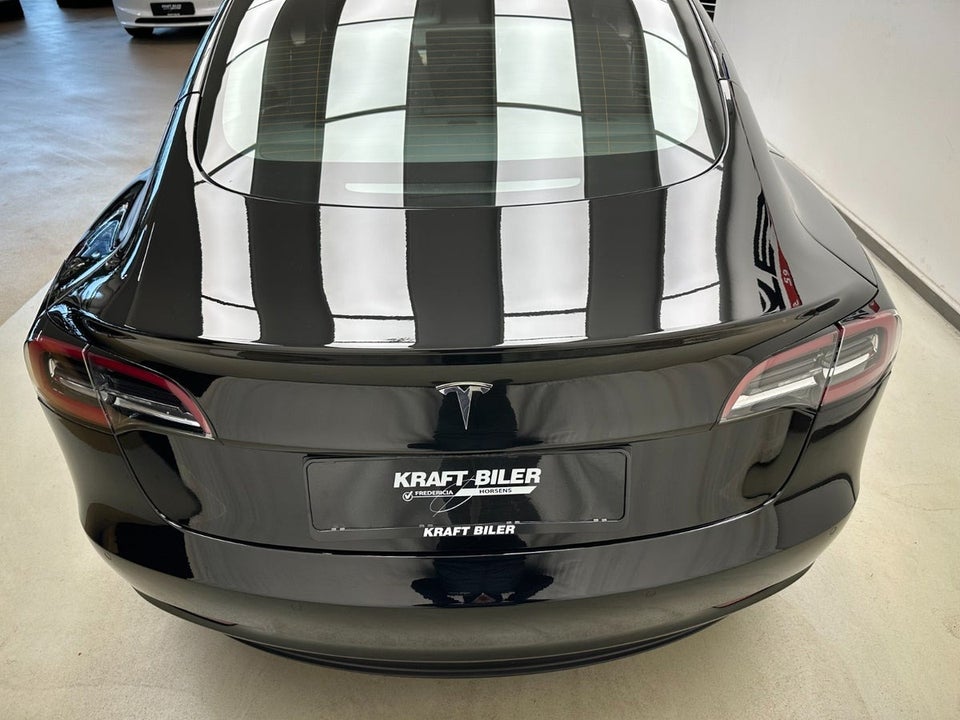 Tesla Model 3 Standard Range+ RWD 4d