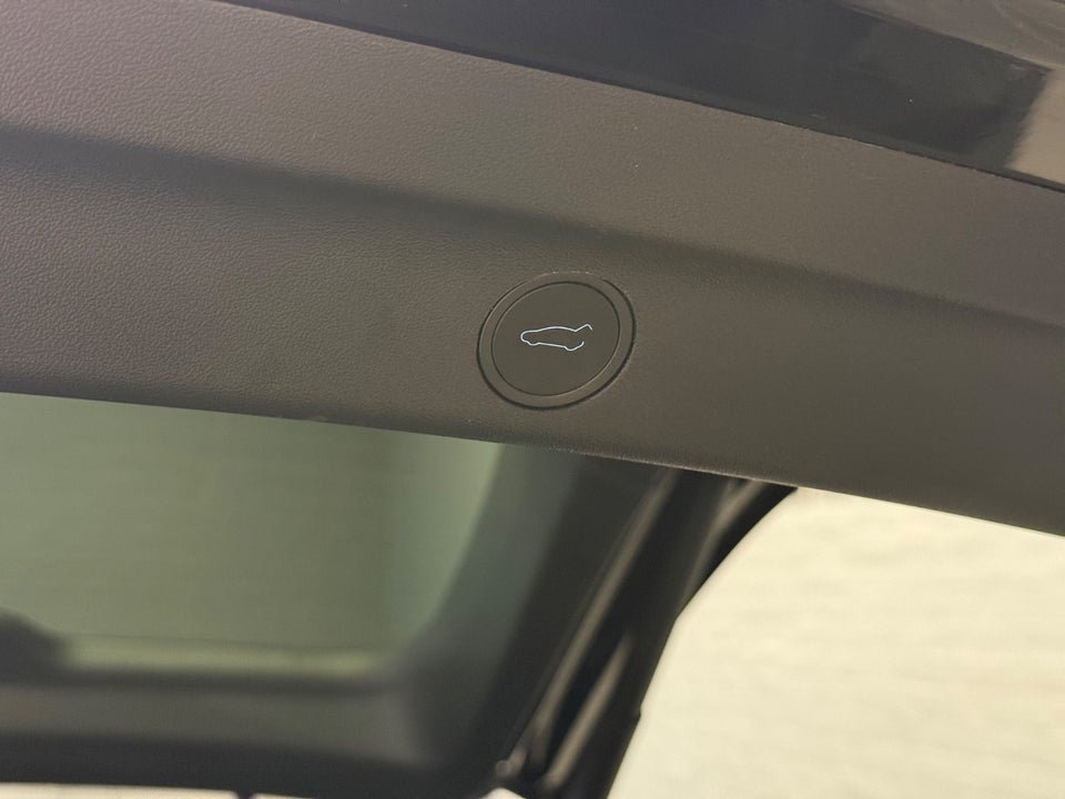 Tesla Model Y RWD 5d